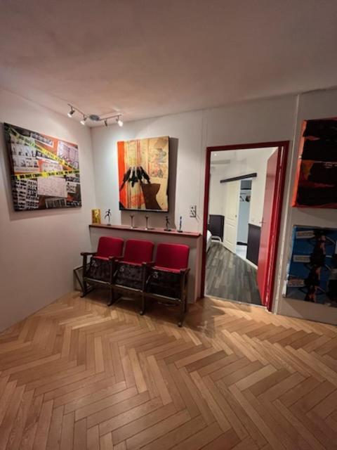 L'Appartement - Chambre Avec Salle De Bains Et Wc Dans Une Galerie D'Art Montbéliard Dış mekan fotoğraf